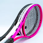 Tenisová raketa myRacket Pure – prémiová karbonová raketa pro turnajové hráče, pohled zepředu