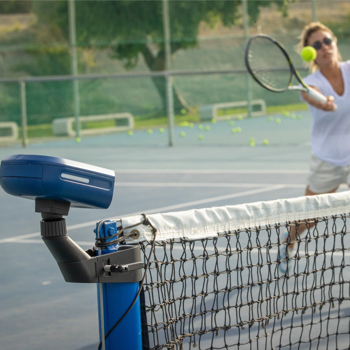 Baseline Vision graba a una jugadora haciendo una volea en la red