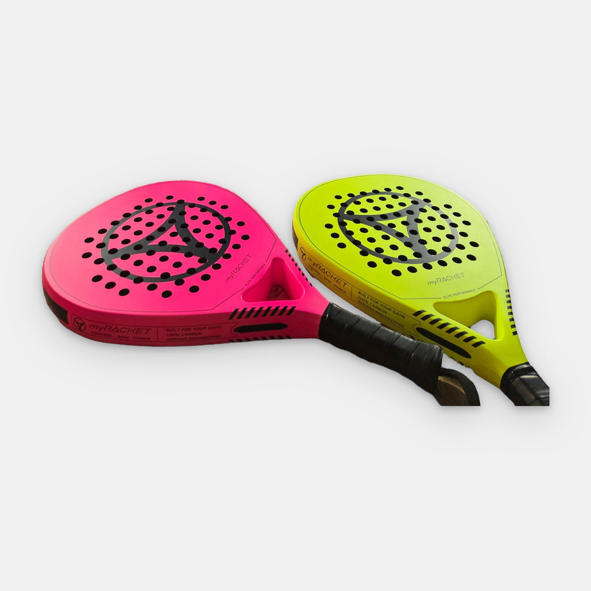 Zwei myRacket Padelschläger in Pink und Neongelb