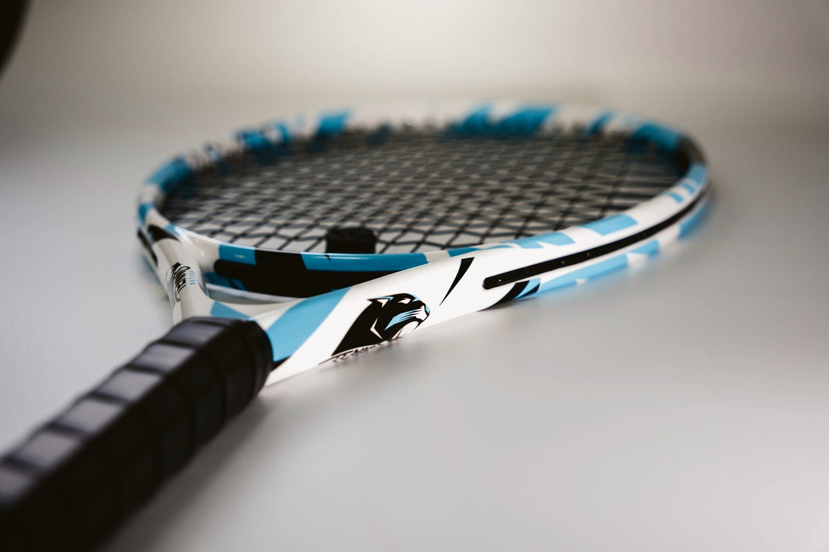 Custom-Design-Schläger im Vereinsdesign von Tennis Nation